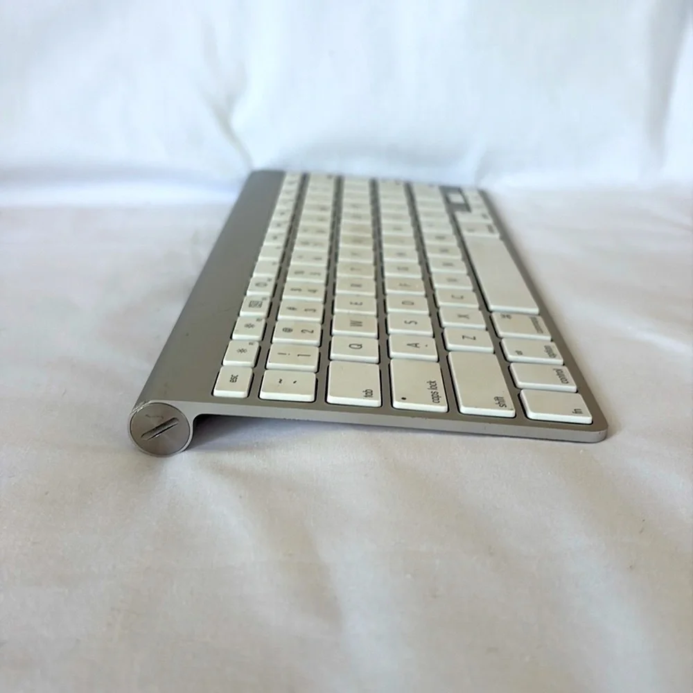 Apple Wireless Magic Keyboard Bluetooth Silver White Computer Accessory